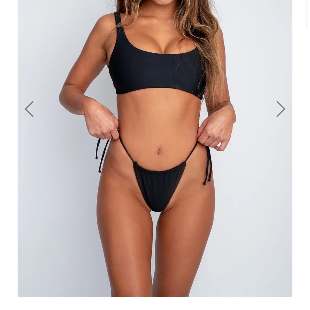 SKATIE- Kristen black bottom - size large